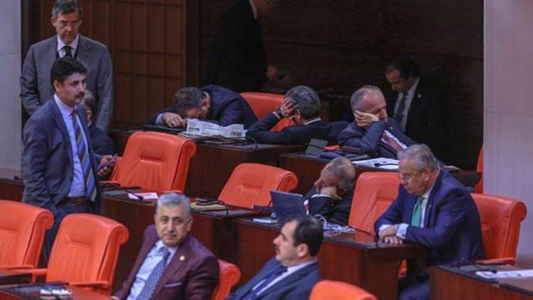 Mecliste vekiller yorgun düştü