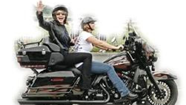 Palin’den motosiklet şovu