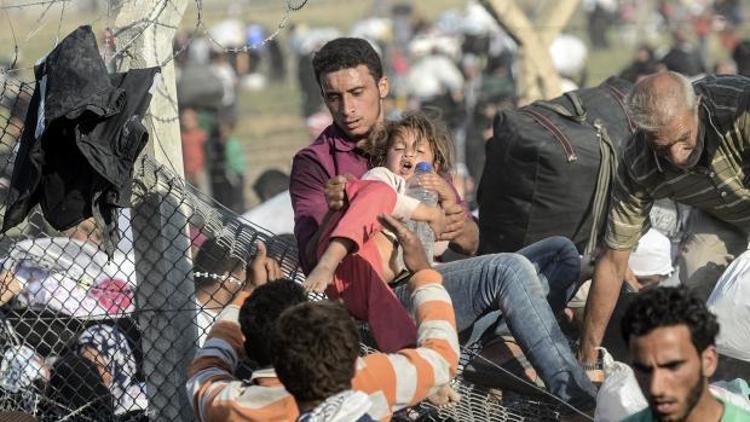Üç günde Türkiyeye sığınan Suriyelilerin sayısı 23 bini aştı