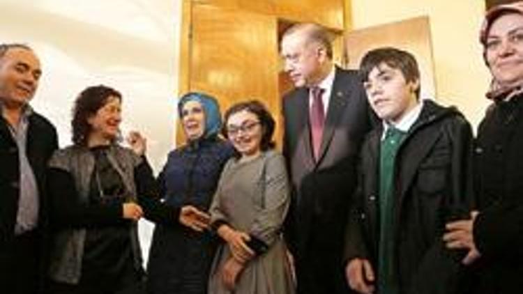 Engelli Cansu’dan Emine Erdoğan’a teşekkür ziyareti