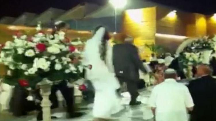 Savaş yüzünden İsrailli çiftin düğünü yarıda kaldı