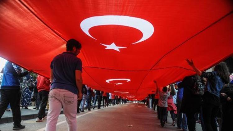 Samsunda 1919 metre Türk bayrağı açıldı