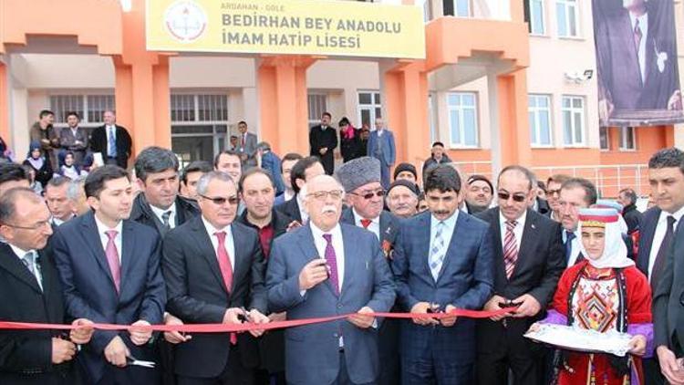 Bakan Avcı: Kampüs yerine eğitim mahallesi sözü kullanılmalı