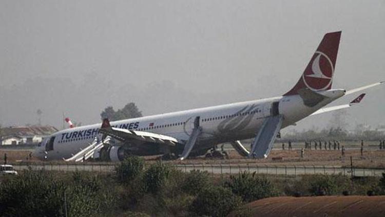 THY uçağı Nepalde pistten çıktı