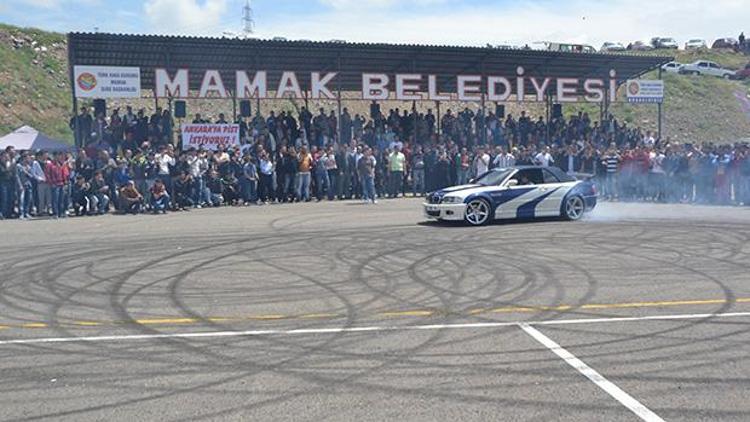 Başkan Akgül drift yaptı