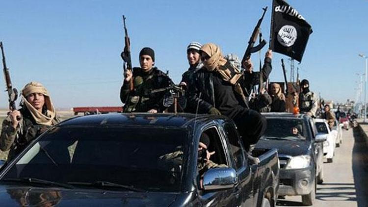 IŞİD Suriyenin Karyatayn kentini ele geçirdi