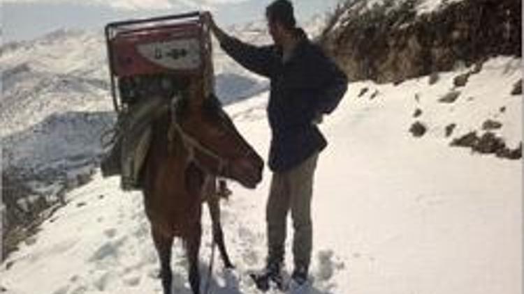 Kesintisiz iletişim için eşek sırtında jeneratör taşıdık