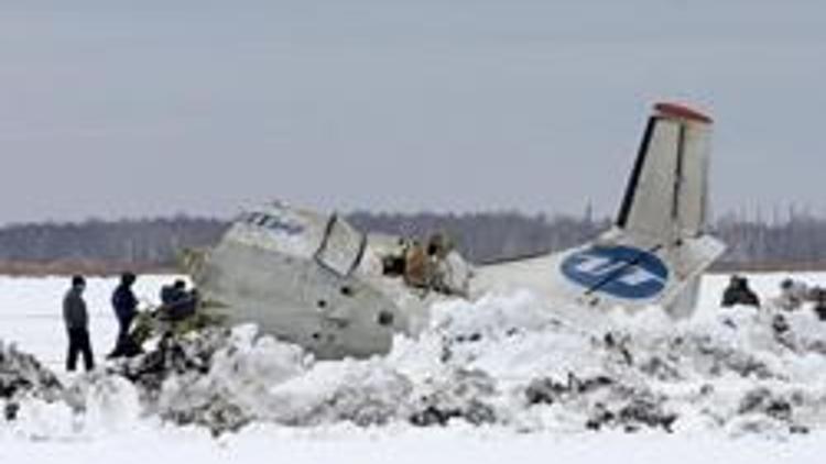 Rus yolcu uçağı düştü: 31 ölü