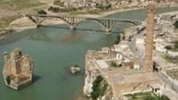 Defineciler yüzünden Hasankeyf’te 20 mağara çöktü