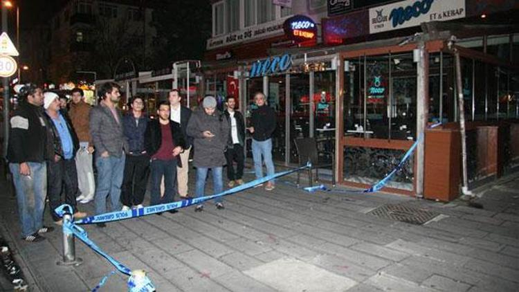 İstanbulda bıçaklı dehşet: 11 araca çarptı, 3 kişiyi bıçakladı