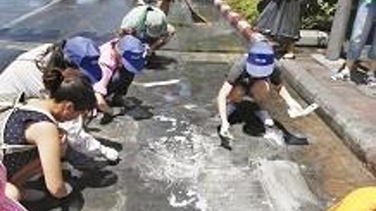 Tayland’da temizlik vakti