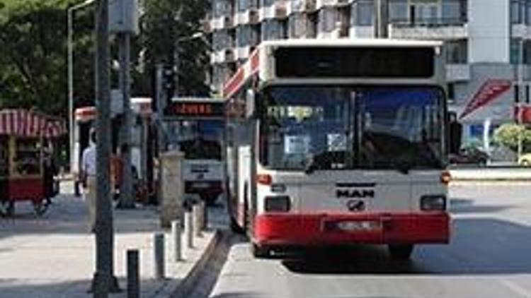 İzmirde toplu ulaşım durmadı, aksadı