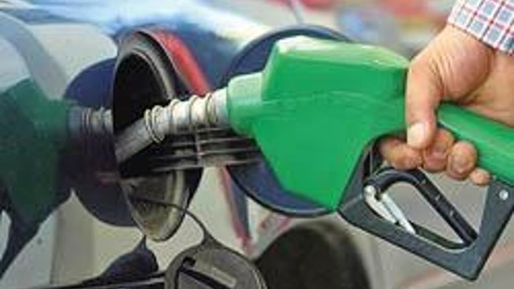 Petrol fiyatları sahte twitle yükseldi