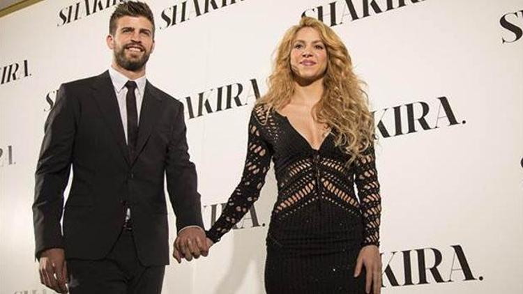 Shakira yeni albümünü Barcelonada tanıttı