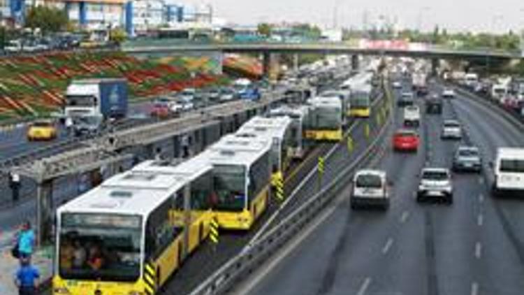 Kadir Topbaştan metrobüs kaldırılacak iddialarına yanıt