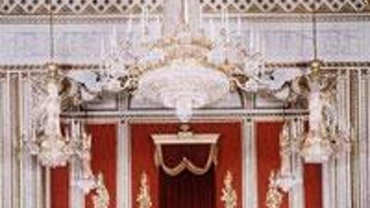 Kraliyet sarayında porno skandalı