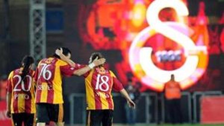 Galatasaraydan Ali Sami Yen Stadına şeker gibi veda: 3-1