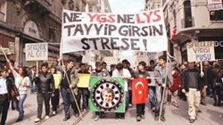 Dartlı koyunlu YGS protestosu