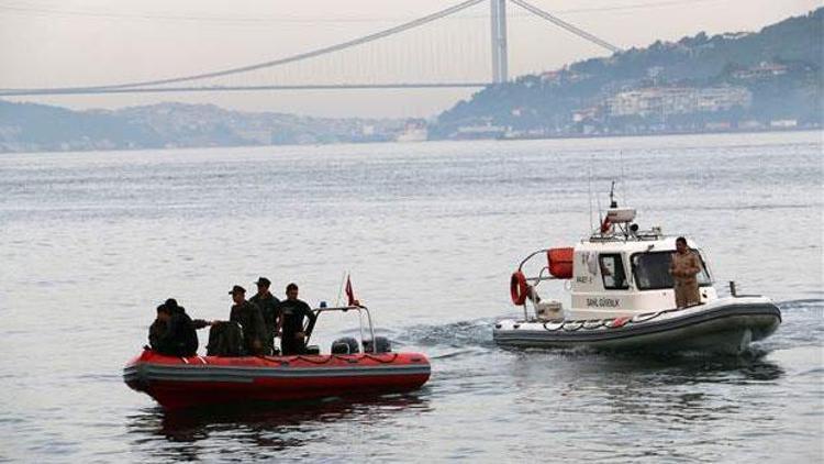 İstanbul Boğazı’nda kaza yapan tekne alabora oldu: 2 kayıp