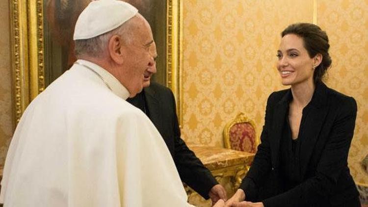 Papa Franciscus Angelina Jolie ile görüştü