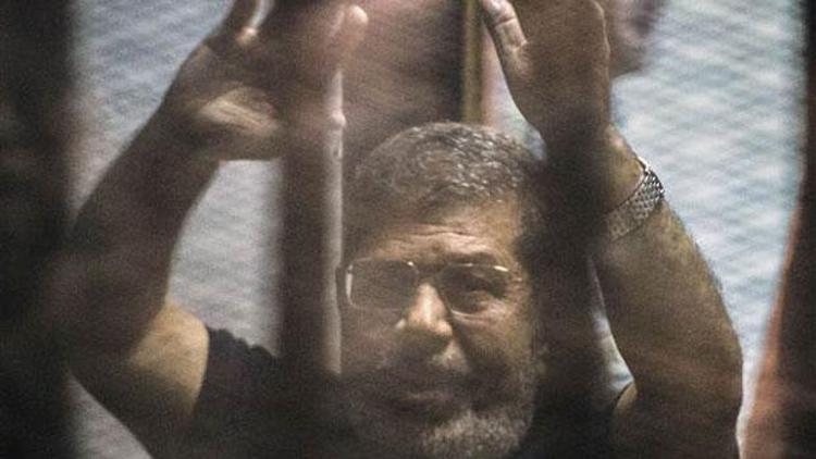 Mısırda mahkeme Mursi için idam talep etti