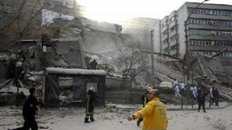 Bursada 8 katlı bina çöktü