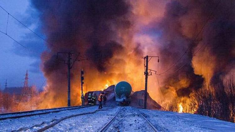 Rusyada sıvılaştırılmış doğalgaz taşıyan tren havaya uçtu