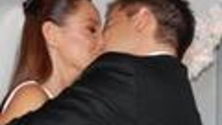 En uzun nikah öpücüğü
