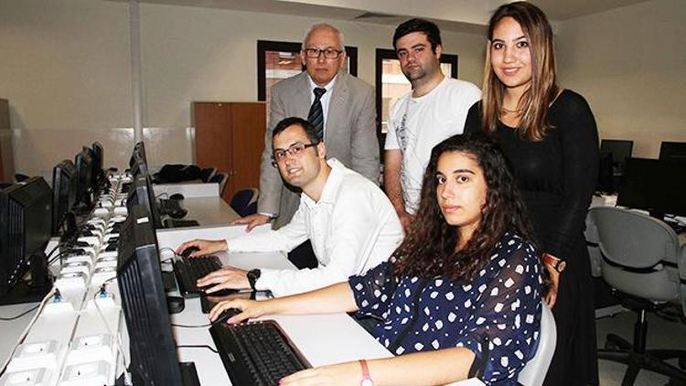 İzmirli öğrencilerden interaktif site