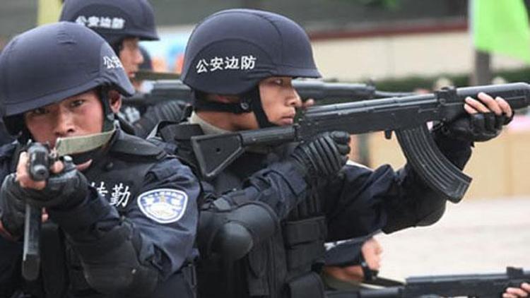 Çin polisi iki Uygur kadını öldürdü
