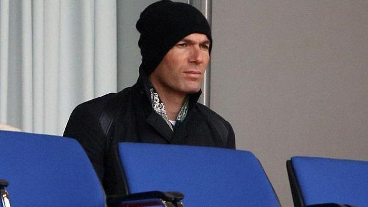 Baba Zidane oğlunu izledi