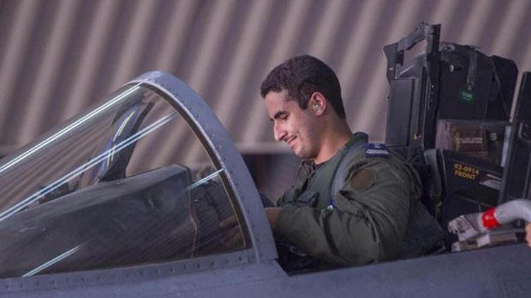 Suudi Prens Talaldan Yemeni bombalayan pilotlara Bentley hediyesi