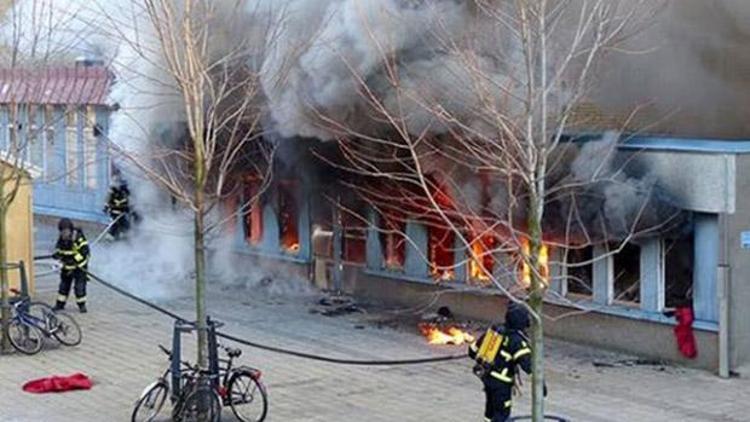 İsveçte, cami yangınının nedeni belli oldu