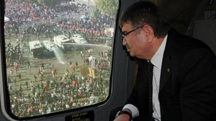 Bakan Ankaradaki olayları havadan denetledi