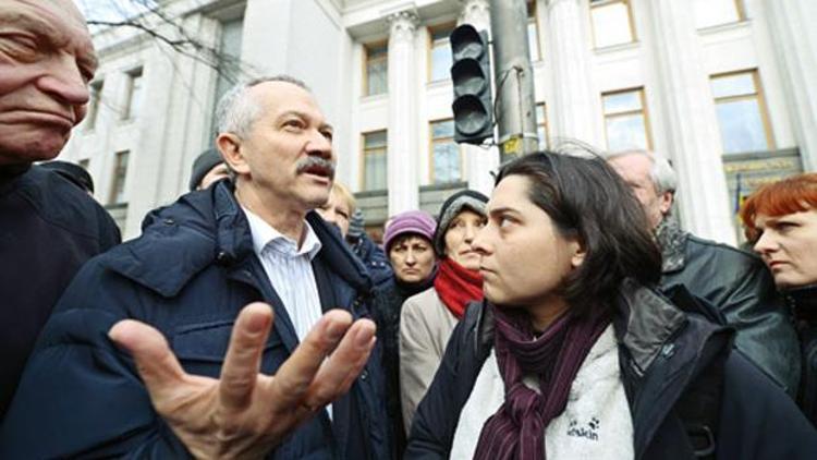 Hedef Salı günü hükümet...