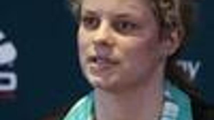 Clijsters announces comeback