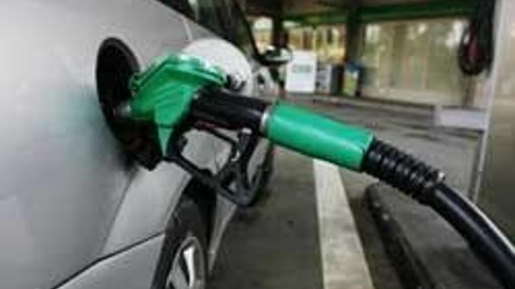 Benzin 5 lirayı geçti, vatandaş sosyal medyada isyan etti