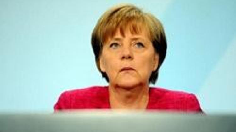 Merkel: Çok tatil yapan eurodan çıksın