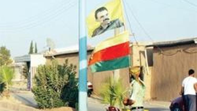 Sınıra Kürt bayrağı