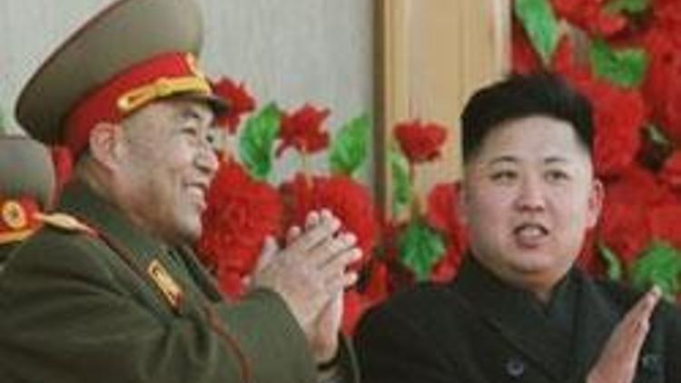 Kuzey Koreli komutan azledildi