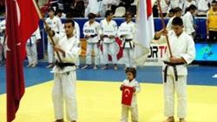 Yıldızlar Judo Şampiyonasına Bursa damga vurdu