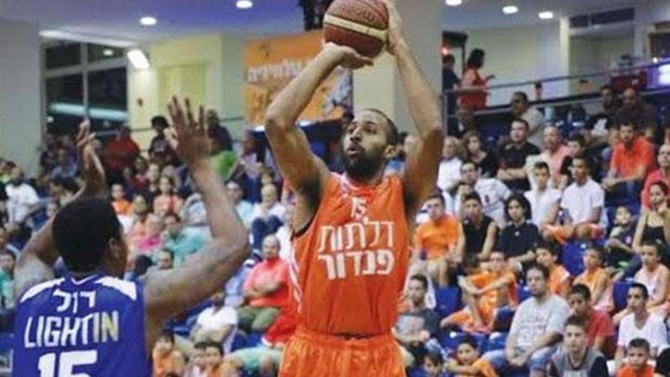 Banvit Carmichaelı transfer etti