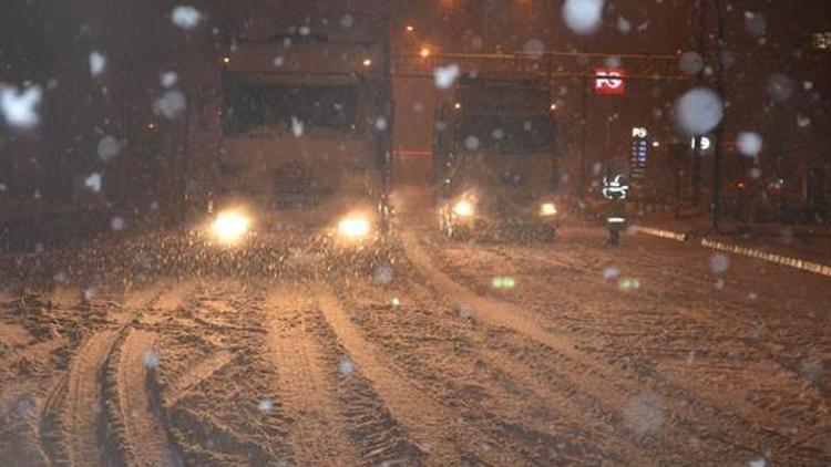 İzmir-Ankara karayolu ulaşıma kapandı