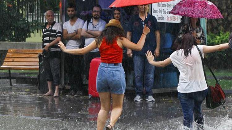 İzmirde korkutan sağanak