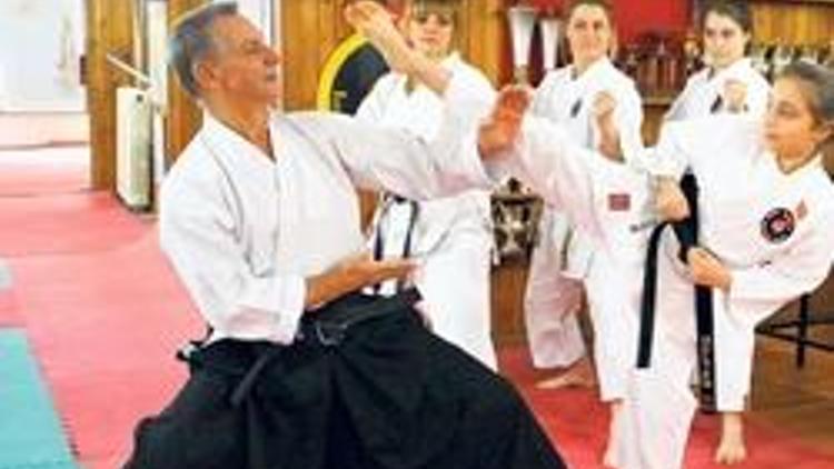 Karate aşığı Hakkı Koşar