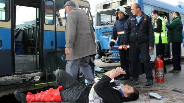 Ankarada trafik kazası: 15 yaralı