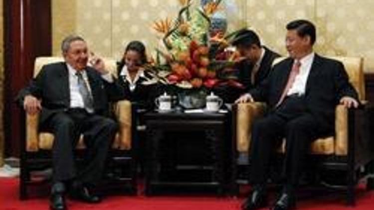 Raul Castro Çine gitti