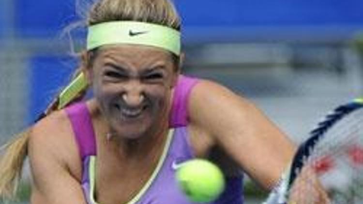 Azarenka finale yükseldi