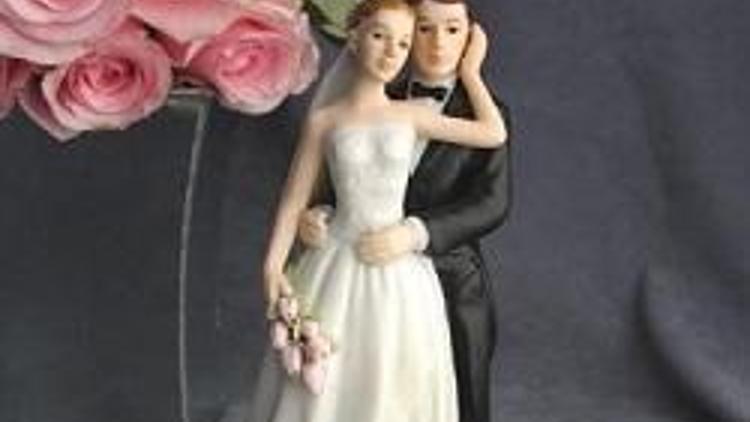 Bakan Şahin: Yeni evlenenlere 10 bin TL verilecek