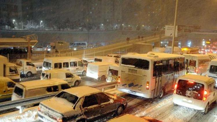 İstanbul’da kar trafiğinin bir günlük faturası 186 milyon TL